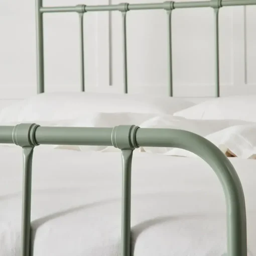 Provincial Home Living Beds + Bedheads>Quinn Queen Bed